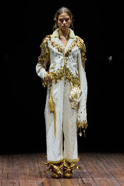 Look 1